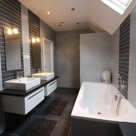 Bed and Breakfast Wambach 5*